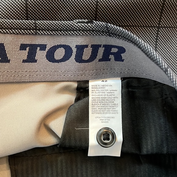 PGA  shorts Sz 42 NWT - Picture 2 of 4